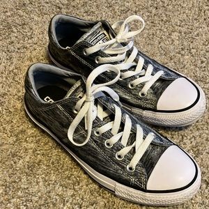 Women’s grey converse